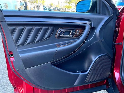 Used 2017 Ford Taurus SHO image 21