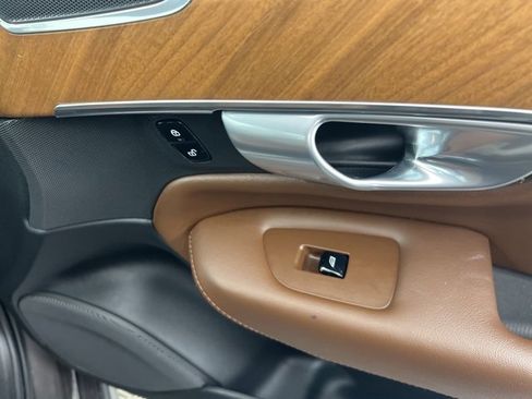 Used 2024 Volvo XC90 B6 Plus image 25