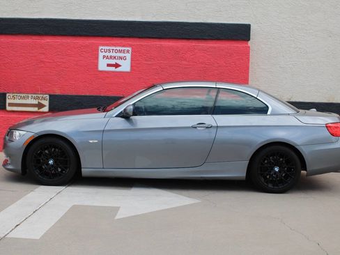 Used 2011 BMW 328i Convertible image 10