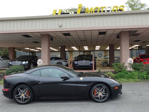 Used 2015 Ferrari California T RWD image 24