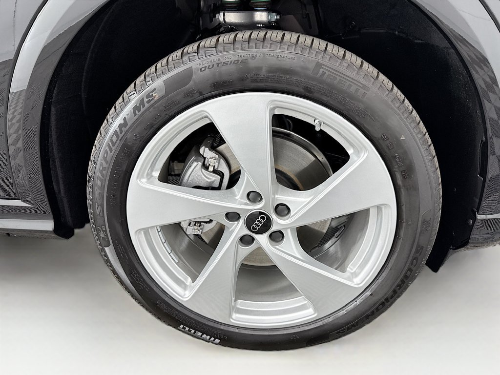 Used 2025 Audi Q5 Premium Plus AWD/4WD image 33