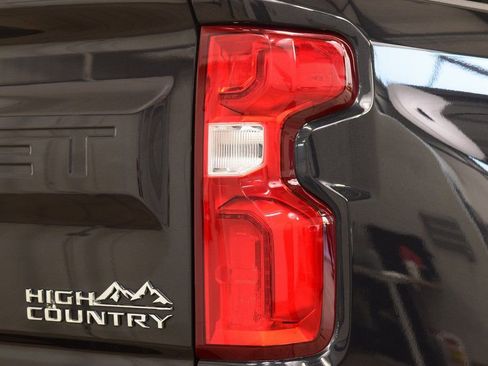 Used 2022 Chevrolet Silverado 1500 High Country w/ High Country Premium Package image 21
