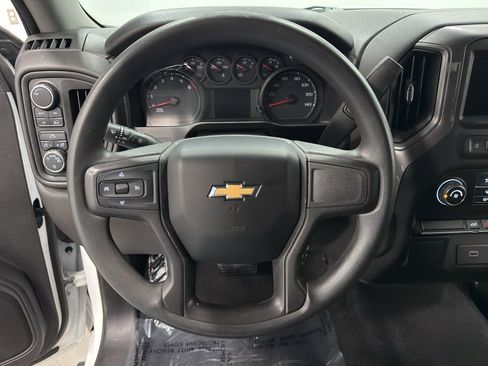 Used 2020 Chevrolet Silverado 1500 Custom w/ Custom Value Package image 16