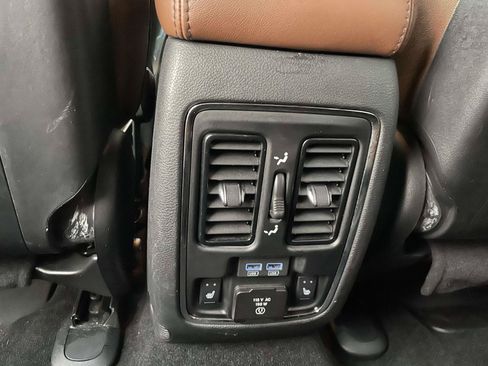 Used 2021 Jeep Grand Cherokee Overland AWD/4WD image 14