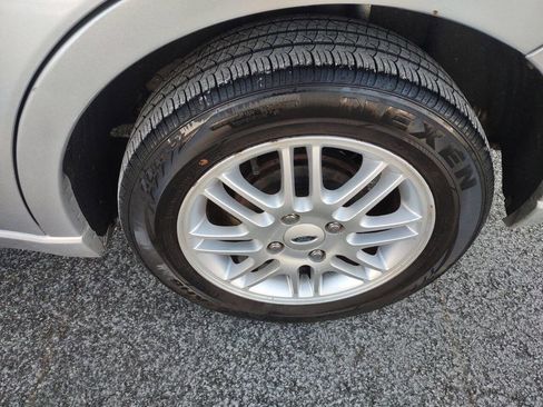 Used 2009 Ford Focus SE image 25