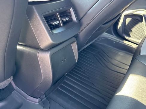 New 2025 Chevrolet Equinox EV LT image 24