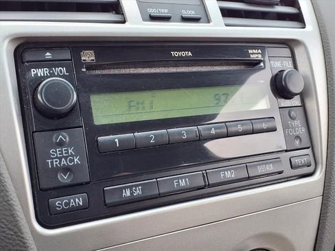 Used 2009 Toyota Yaris Sedan image 25