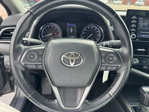 Used 2021 Toyota Camry SE image 12