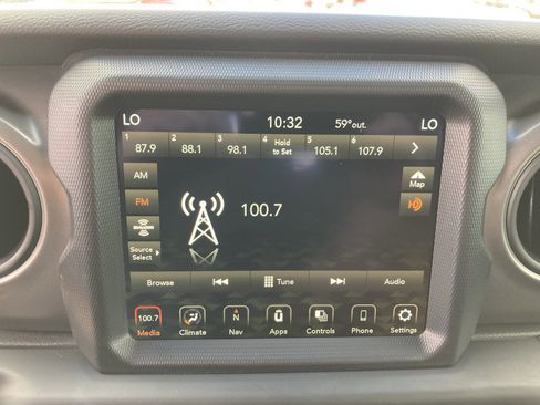 Used 2023 Jeep Gladiator Sport image 21