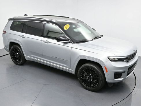 Used 2023 Jeep Grand Cherokee L Summit AWD/4WD image 36