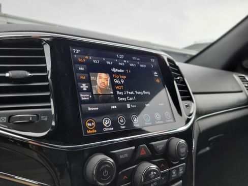 Used 2020 Jeep Grand Cherokee Limited w/ Luxury Group II image 19