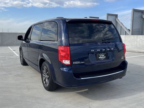 Used 2017 Dodge Grand Caravan SXT FWD image 7