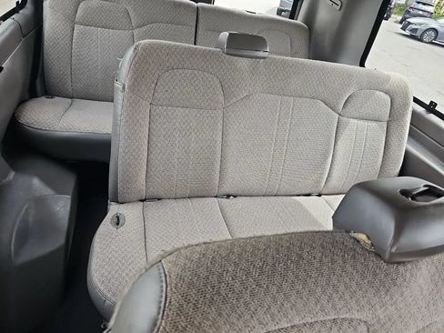 Used 2019 Chevrolet Express 3500 LS RWD image 17