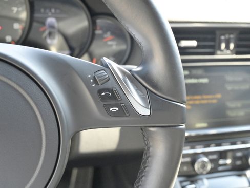 Used 2016 Porsche 911 Carrera 4 image 21