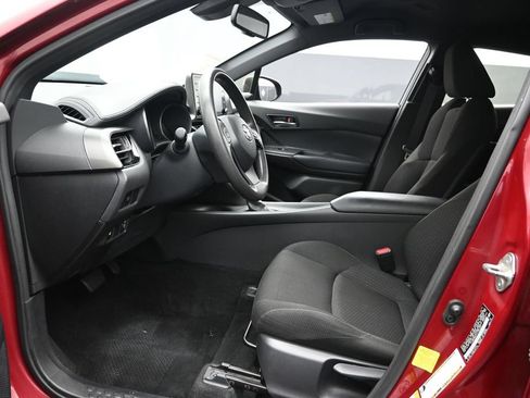 Used 2019 Toyota C-HR LE FWD image 10