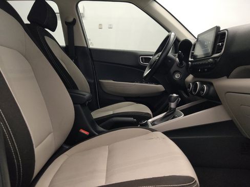 Used 2020 Hyundai Venue SEL w/ Convenience Package FWD image 21