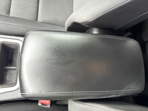 Used 2018 Jeep Grand Cherokee Laredo AWD/4WD image 31