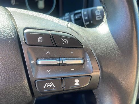 Used 2022 Hyundai Kona Limited FWD image 19