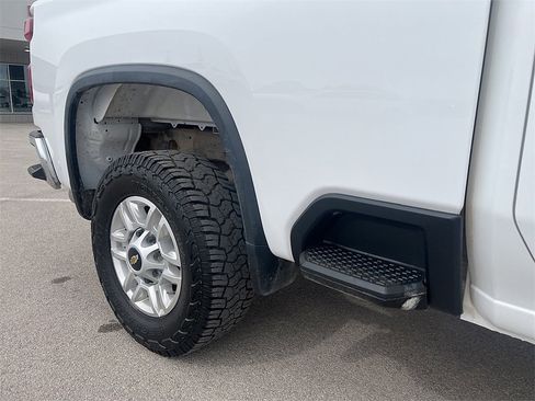 Used 2024 Chevrolet Silverado 2500 LT w/ Convenience Package image 14