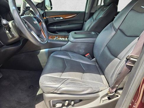 Used 2017 Cadillac Escalade ESV Luxury RWD image 16