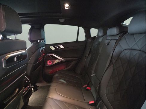 Used 2024 BMW X6 M60i w/ Dynamic Handling Package image 11