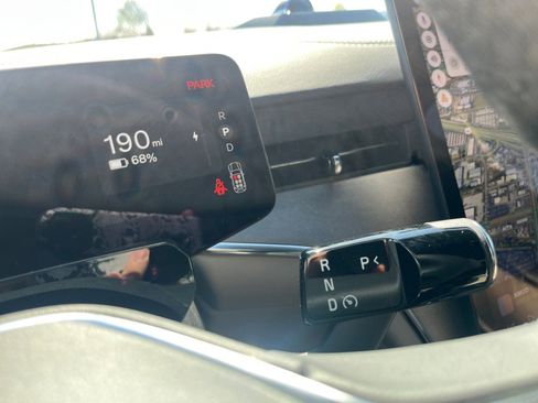 New 2025 Volvo EX90 Ultra image 16