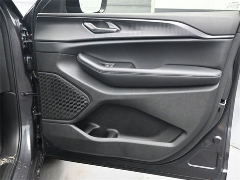 New 2025 Jeep Grand Cherokee L Altitude image 16