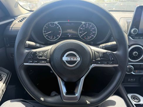 Used 2025 Nissan Sentra SV FWD image 17