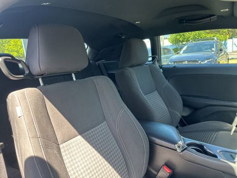 Used 2019 Dodge Challenger SXT w/ Driver Convenience Group RWD image 12