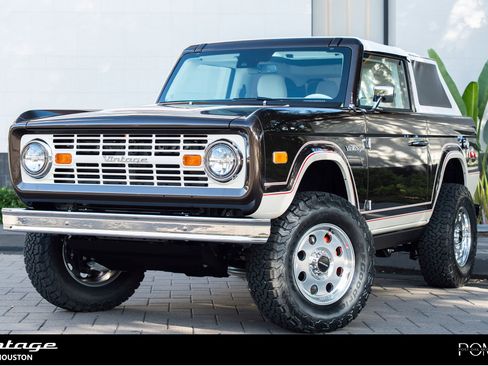 Used 2024 Ford Bronco Black Diamond image 1