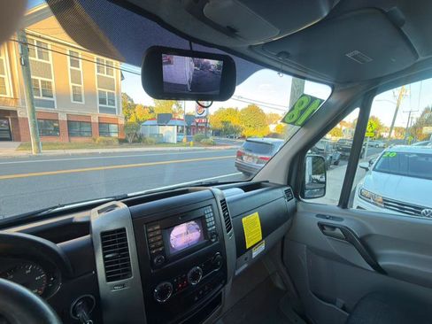 Used 2018 Mercedes-Benz Sprinter 2500 image 18