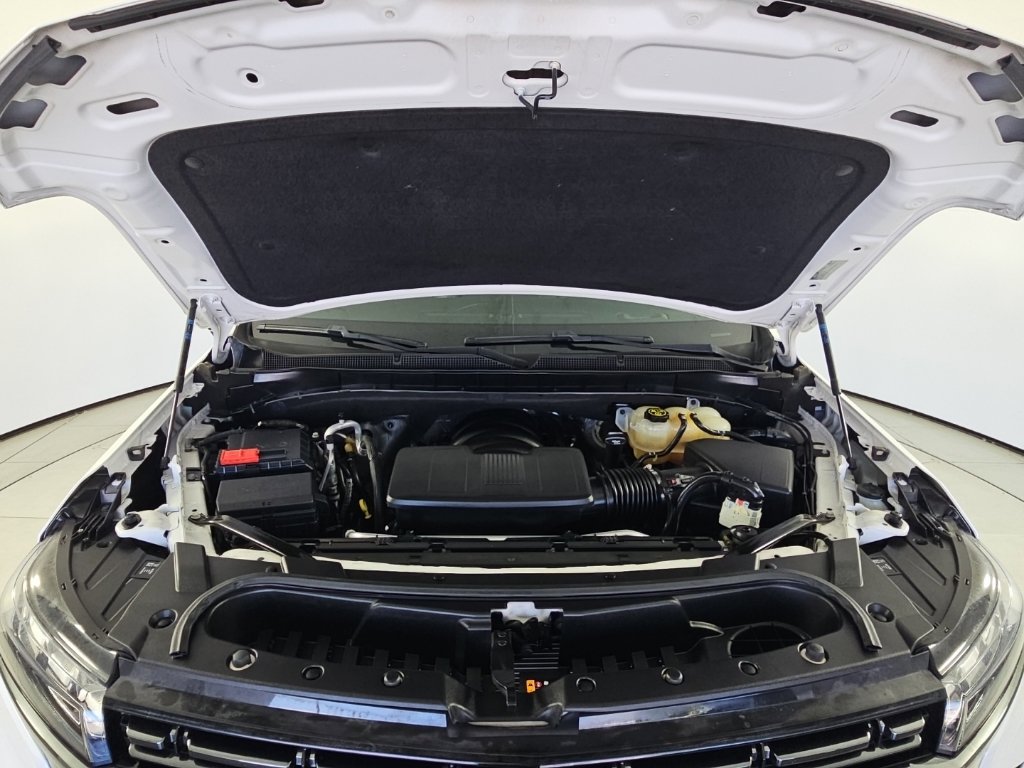 Used 2022 Chevrolet Suburban RST w/ Luxury Package RWD image 6