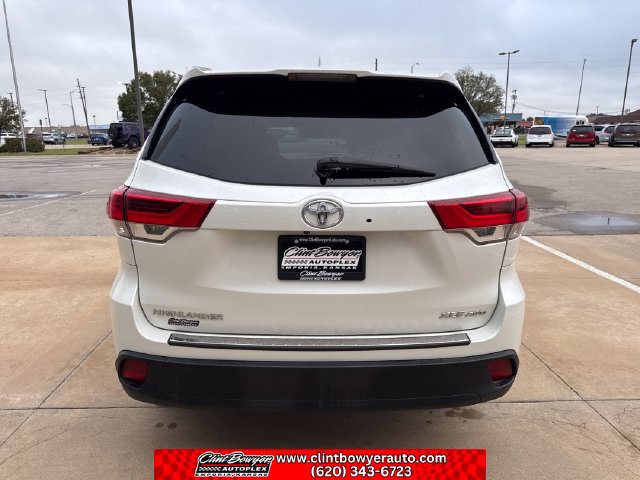 Used 2018 Toyota Highlander XLE w/ Protection Package #3 AWD/4WD image 4