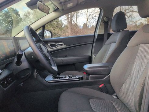 Used 2024 Kia Sportage LX image 16