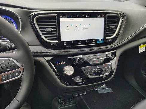 New 2026 Chrysler Pacifica Select image 22