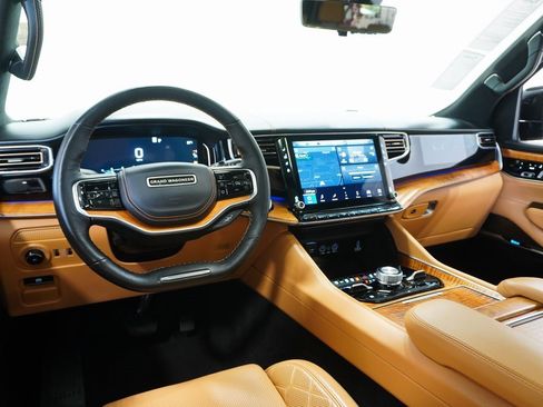 Used 2023 Jeep Grand Wagoneer Series III image 27