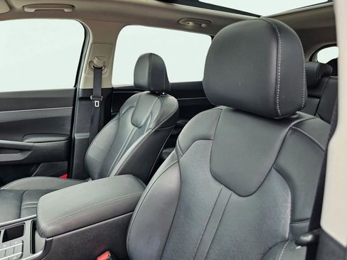 Certified 2023 Kia Sorento S w/ Panoramic Sunroof Package image 49