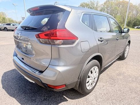 Used 2017 Nissan Rogue S image 9