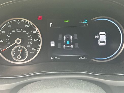 Used 2023 Genesis Electrified GV70 Advanced image 28