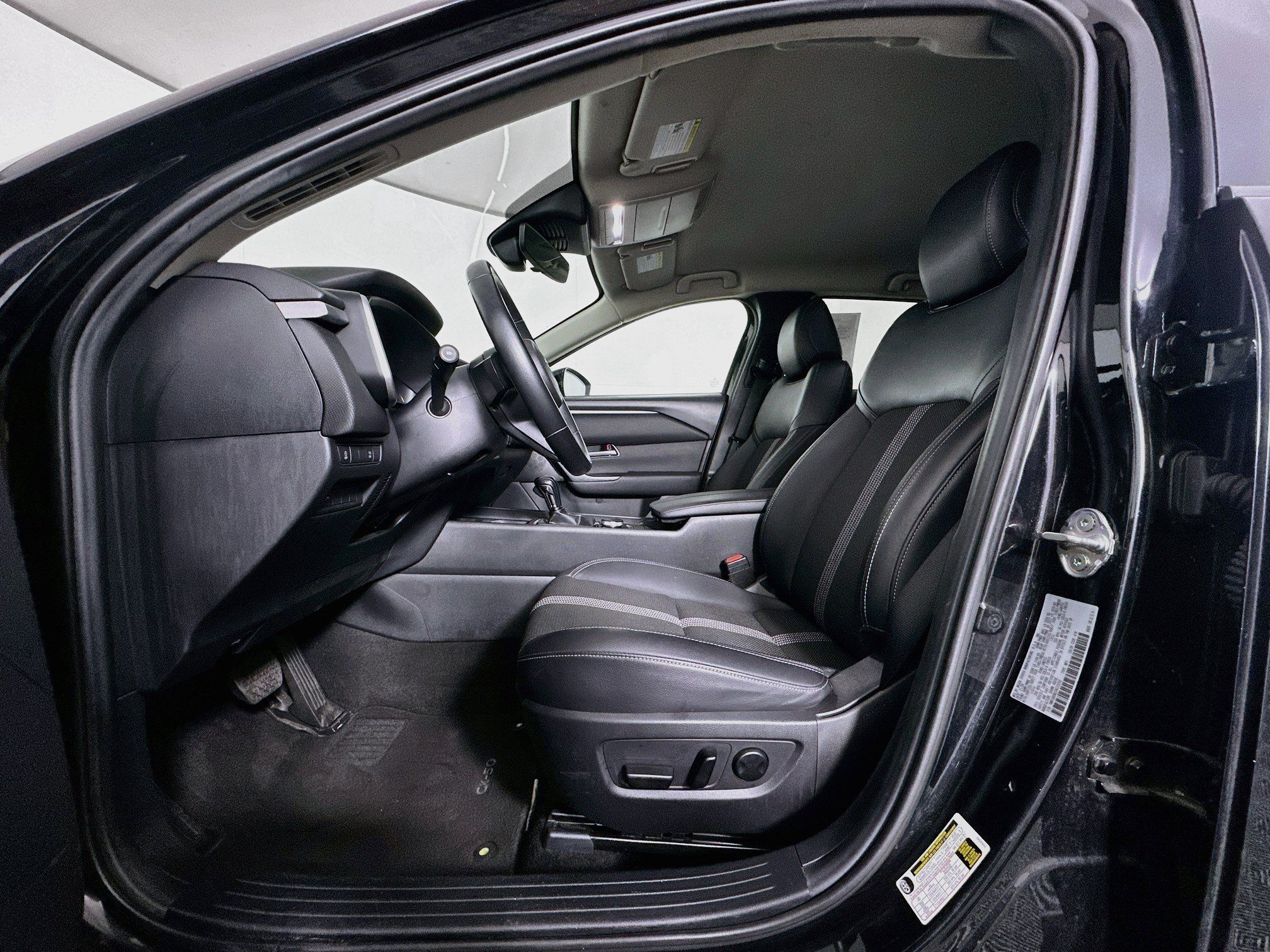Used 2025 MAZDA CX-50 AWD 2.5 S w/ Preferred Package image 13