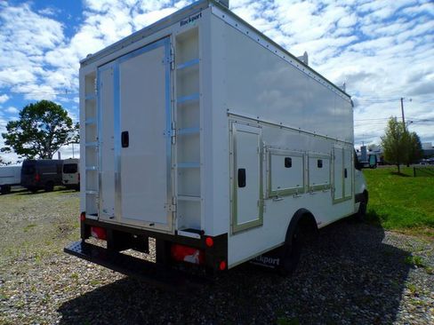Used 2024 Mercedes-Benz Sprinter 3500 image 5