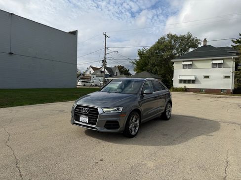 Used 2017 Audi Q3 2.0T Premium Plus w/ Premium Plus Package image 3