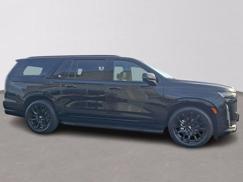 Used 2023 Cadillac Escalade ESV Sport Platinum w/ LPO, ONYX Package image 7