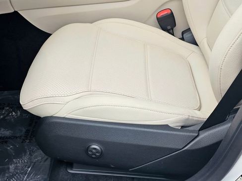 New 2026 Mercedes-Benz GLC 300 4MATIC image 18