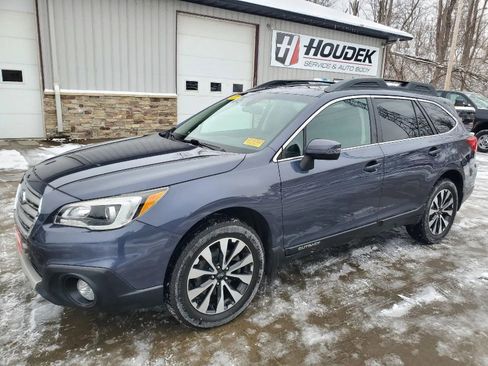 Used 2017 Subaru Outback 2.5i Limited image 3