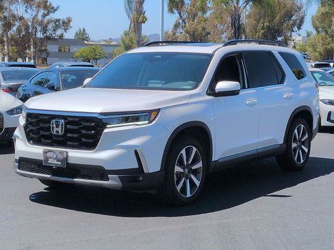 Used 2025 Honda Pilot Touring image 5