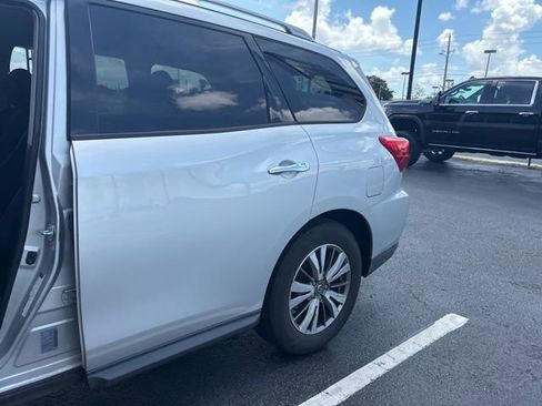 Used 2020 Nissan Pathfinder SV w/ Cargo Package FWD image 17