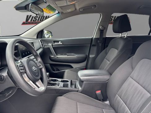 Used 2022 Kia Sportage LX image 9