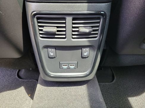 Used 2023 Chrysler 300 C RWD image 14