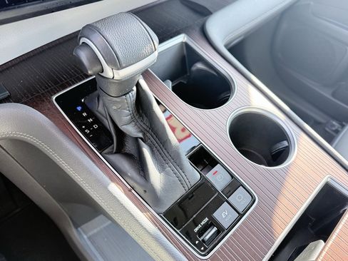 Used 2021 Toyota Sienna XLE image 17